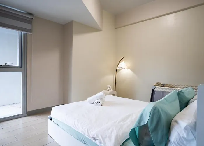 Uptown Parksuites Bgc Stylish 2br Fast Wifi Washer Balcony Apartment *