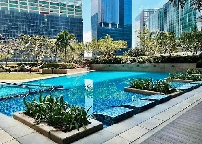 Uptown Parksuites Bgc Stylish 2br Fast Wifi Washer Balcony Manila