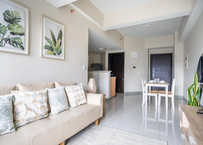 Uptown Parksuites Bgc Stylish 2br Fast Wifi Washer Balcony Apartment Manila