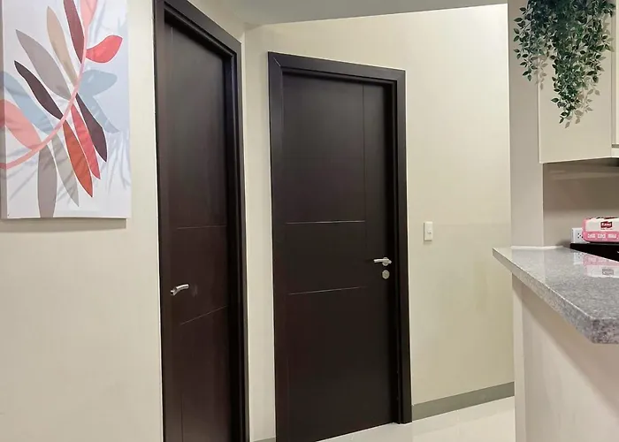 Uptown Parksuites Bgc Stylish 2br Fast Wifi Washer Balcony Apartment
