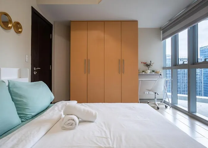 Apartment Uptown Parksuites Bgc Stylish 2br Fast Wifi Washer Balcony Manila