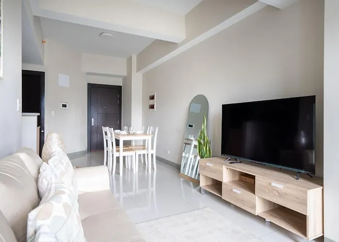 Uptown Parksuites Bgc Stylish 2br Fast Wifi Washer Balcony Apartment