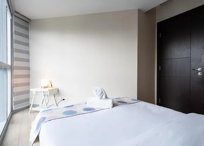 Apartment Uptown Parksuites Bgc Stylish 2br Fast Wifi Washer Balcony