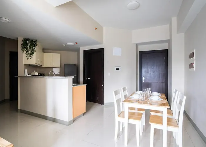 Uptown Parksuites Bgc Stylish 2br Fast Wifi Washer Balcony *