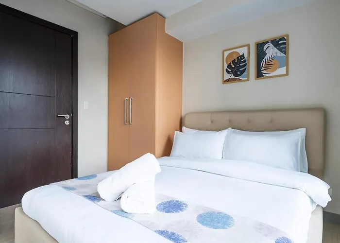 Uptown Parksuites Bgc Stylish 2br Fast Wifi Washer Balcony Manila