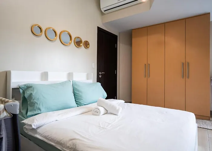 Apartment Uptown Parksuites Bgc Stylish 2br Fast Wifi Washer Balcony Manila