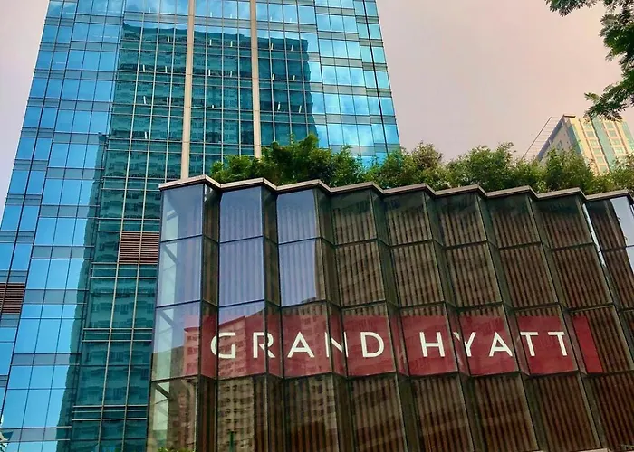 Uptown Parksuites Bgc Stylish 2br Fast Wifi Washer Balcony Apartment