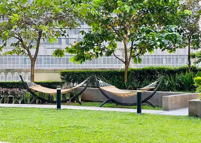 Uptown Parksuites Bgc Stylish 2br Fast Wifi Washer Balcony Apartment Manila